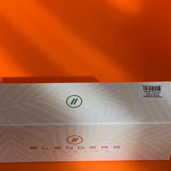 Blenders “Native Charm” sunglasses - Picture 4 of 4